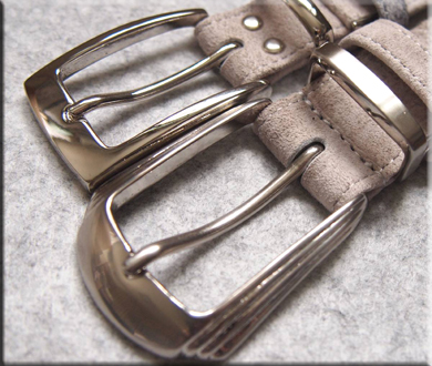 革ベルト・ファッションベルト　優しい風合いと淡い色味が特徴の高級感溢れる山羊革ベルト　バックルについて