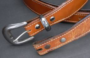 ベルト　修理　革付け替え